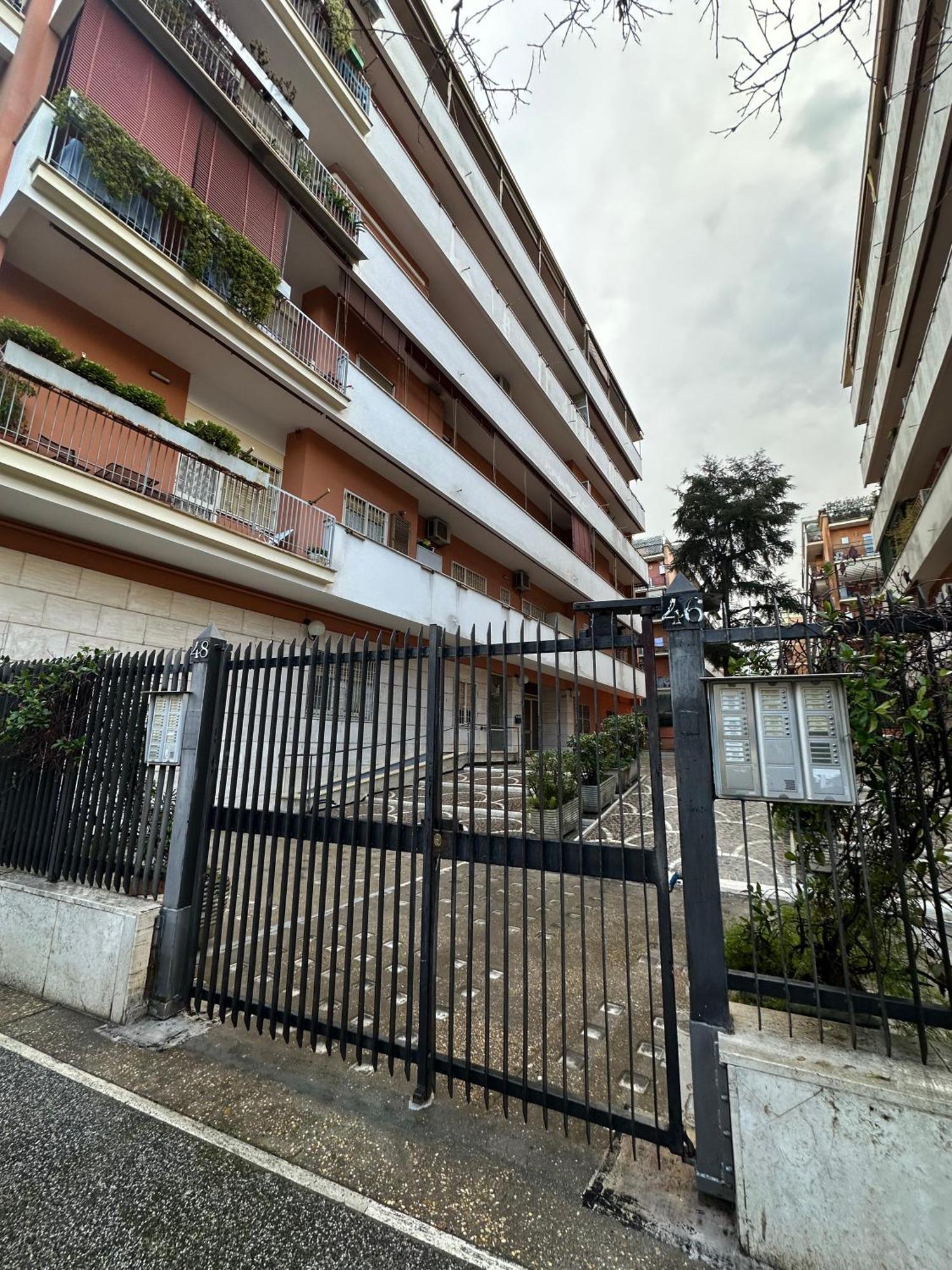 Appartamento Ernest Loft - Metro Pietralata, Terrace & Parking